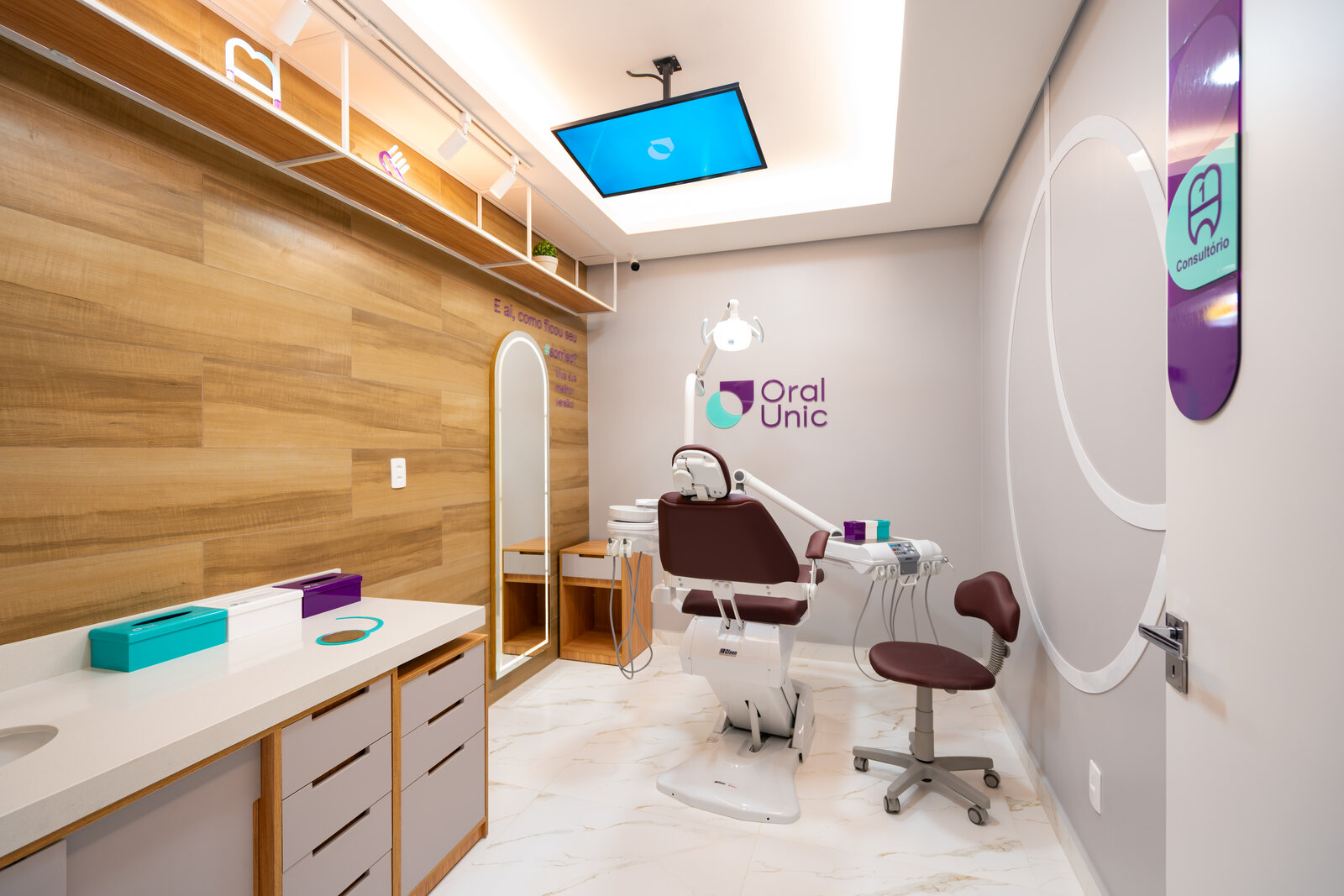 Consultório Oral Unic Viamão equipado para protocolos de implante